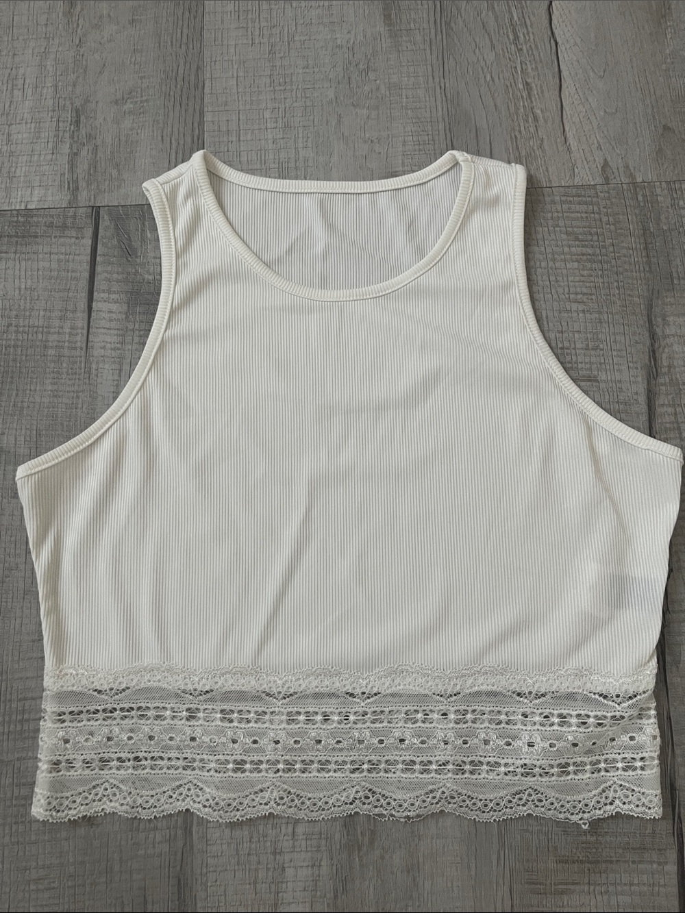Bundle of 2 SHEIN Black and White Lace-Hem Ribbed Crop Tank Tops - Picture 2 of 5